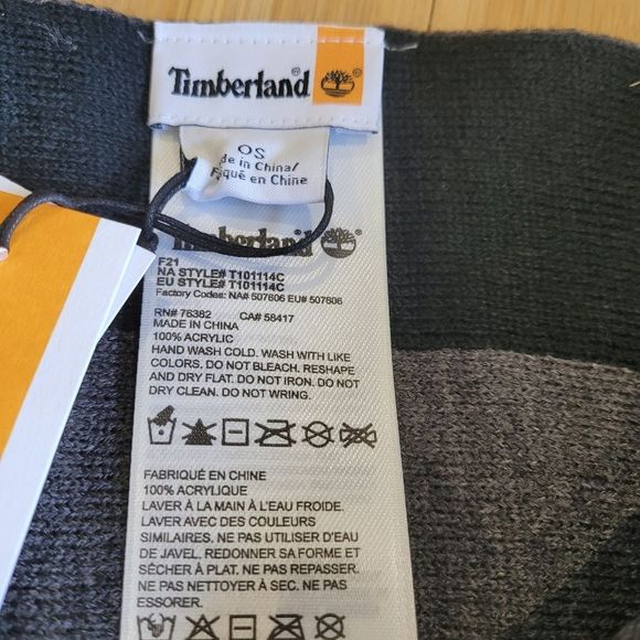 Timberland Logo Reversible Scarf & Beanie Hat Set - Picture 7 of 10